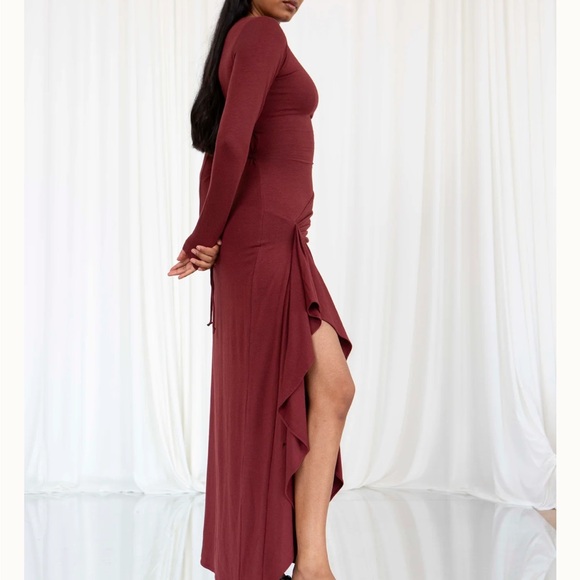 Venus Long Sleeve Dress in Bamboo / Asymmetrical Ruffled Long Sleeve Dress - Picture 2 of 8